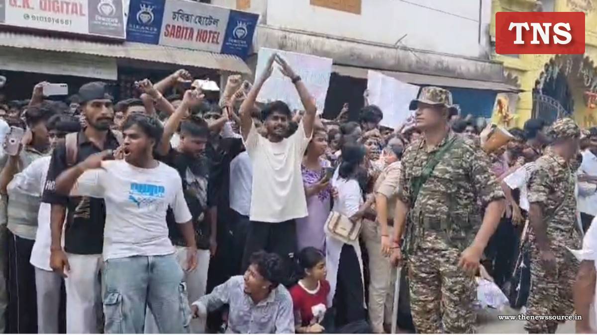নগাঁৱত উত্তাল প্ৰতিবাদ ছাত্ৰ ছাত্ৰীৰ,  ছাত্ৰ ছাত্ৰীক বিপথে পৰিচালিত নহবলৈ আহ্বান জিলা আয়ুক্ত দেৱাশীষ শৰ্মাৰ