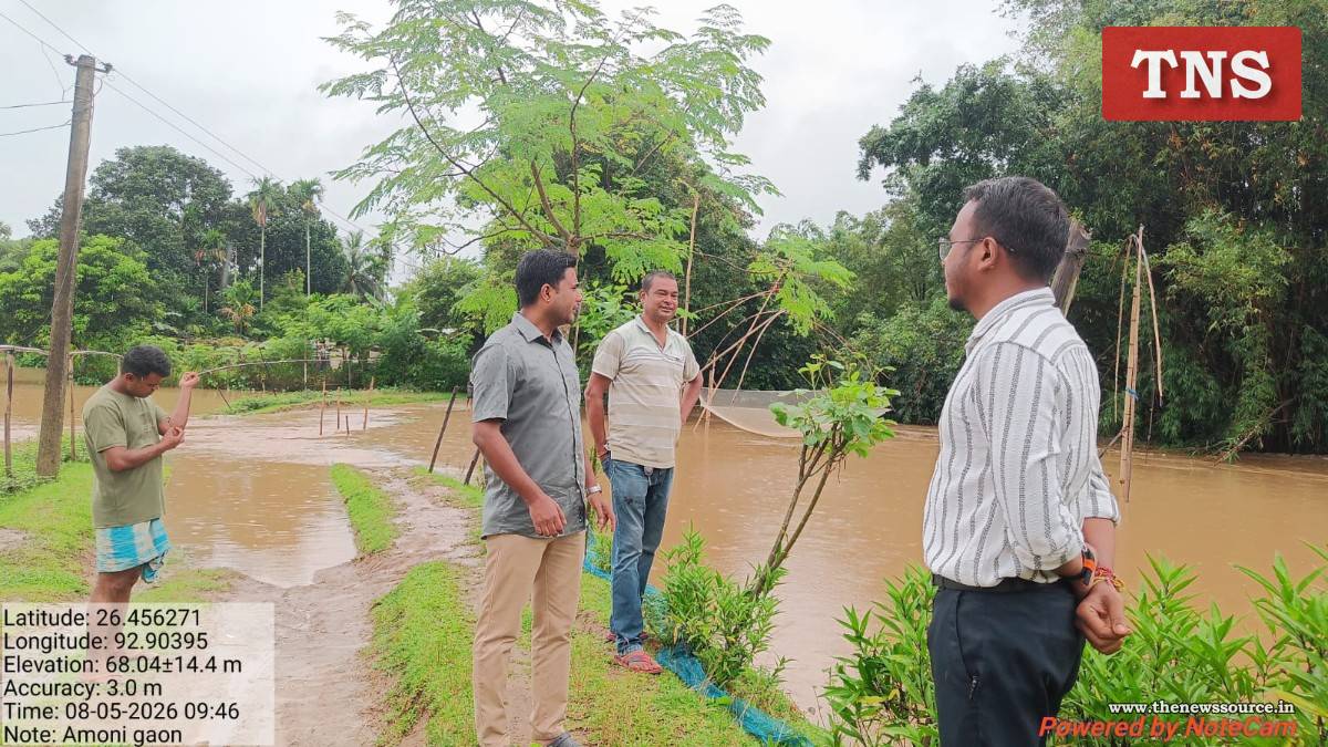 ডিজু নৈৰ জলপৃষ্ঠই বুৰালে চামগুৰিৰ কেইবাখনো ৰাজহ গাঁও